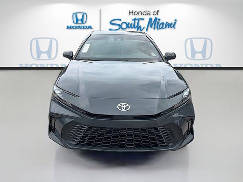 Used 2025 Toyota Camry SE FWD image 2