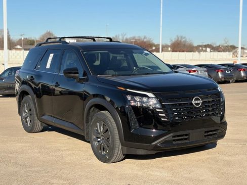 New 2026 Nissan Pathfinder SV image 5