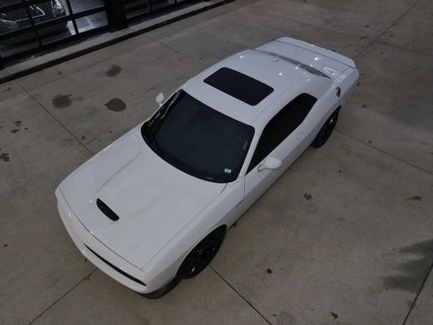 Used 2019 Dodge Challenger R/T w/ Plus Package image 46