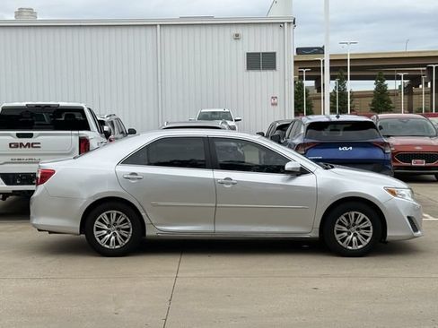 Used 2013 Toyota Camry LE FWD image 3