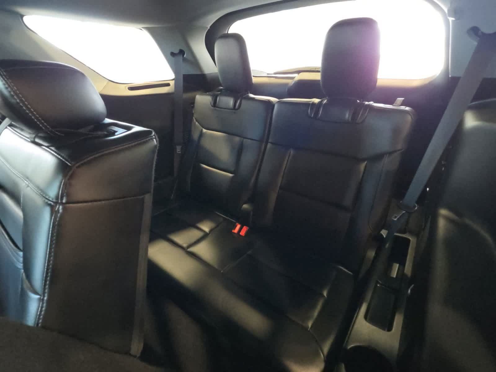 Used 2023 Ford Explorer XLT w/ Equipment Group 202A AWD/4WD image 30
