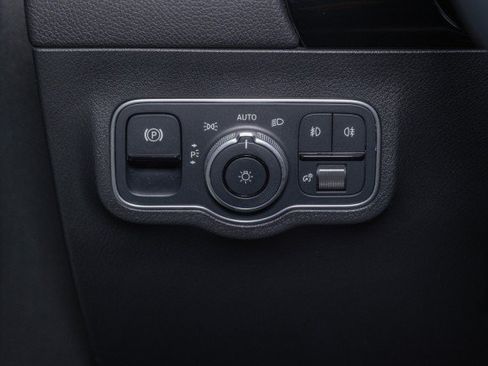 Certified 2025 Mercedes-Benz GLA 250 image 18