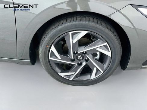 New 2026 Hyundai Elantra Limited FWD image 33