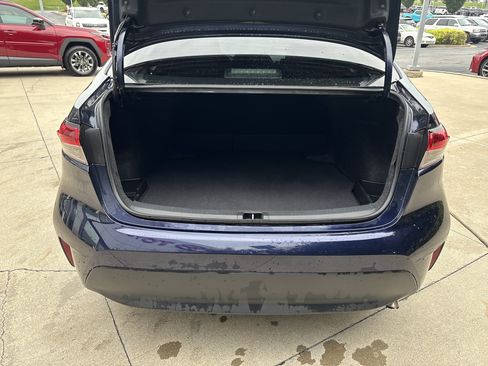 Used 2025 Toyota Corolla LE FWD image 30
