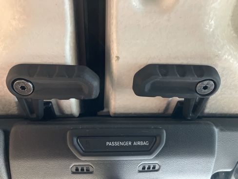 Used 2018 Jeep Wrangler Unlimited Sahara w/ Uconnect 4C Nav & Sound Group image 22