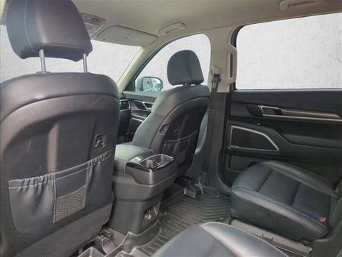 Used 2024 Kia Telluride S image 14