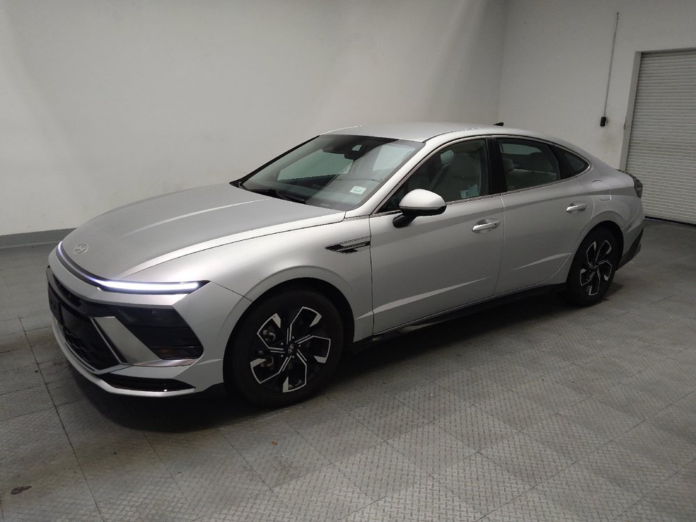 Used 2025 Hyundai Sonata SEL FWD image 2