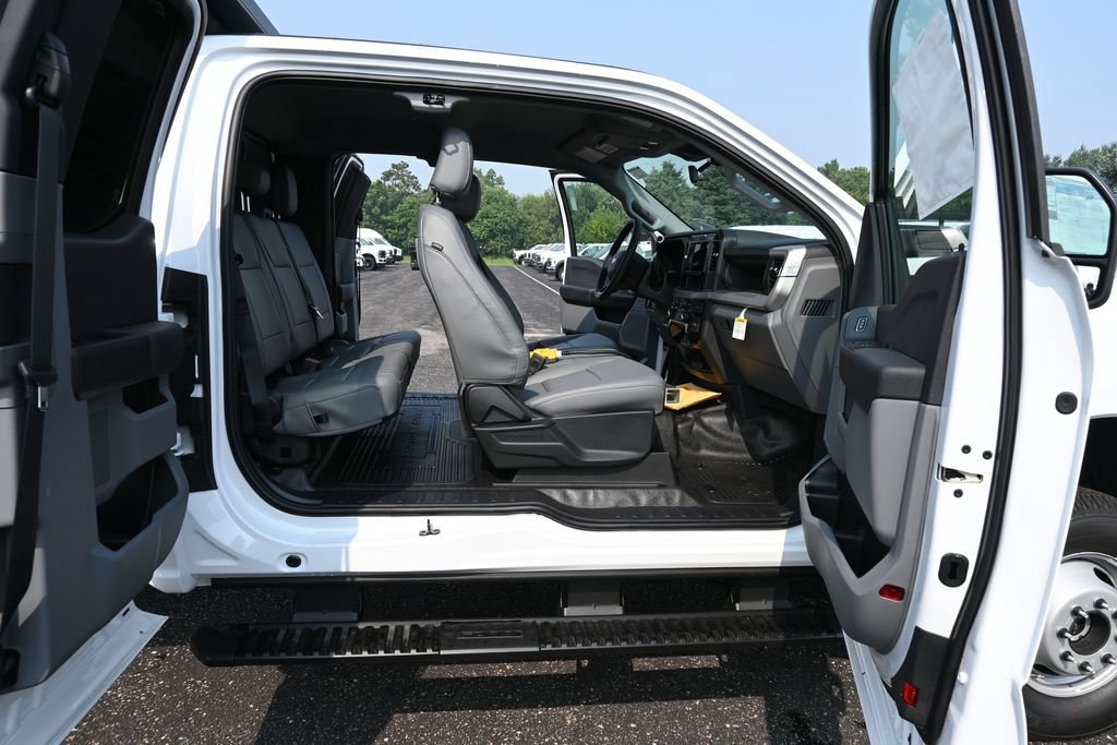 New 2025 Ford F350 XL w/ XL Chrome Package AWD/4WD image 28
