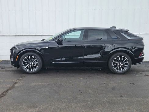 New 2025 Cadillac Lyriq Sport AWD/4WD image 6