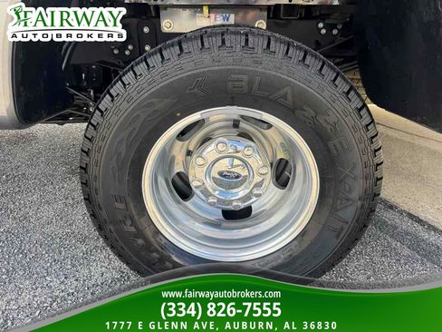 Used 2022 Ford F350 Lariat w/ Lariat Ultimate Package AWD/4WD image 32