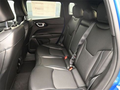 New 2026 Jeep Compass Latitude image 17