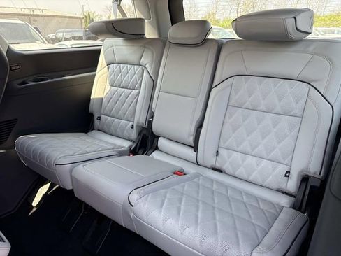 New 2026 Lincoln Navigator L Black Label image 19