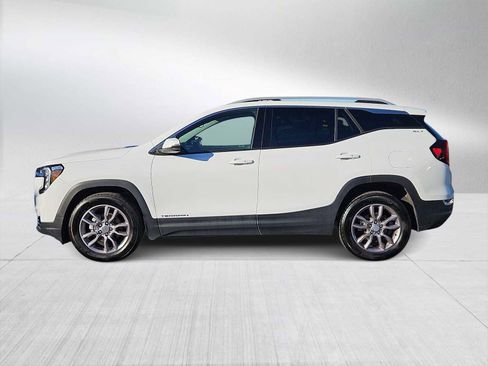 Used 2024 GMC Terrain SLT image 5