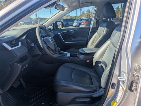 Used 2021 Toyota RAV4 LE image 20
