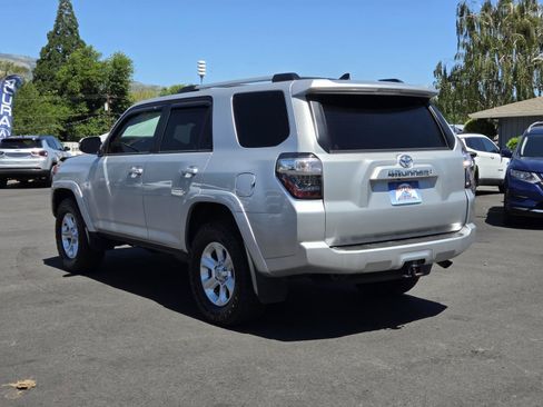 Used 2022 Toyota 4Runner SR5 Premium w/ Moonroof Package AWD/4WD image 7
