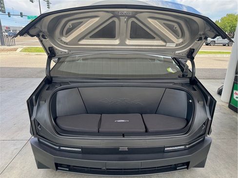 Used 2024 Tesla Cybertruck AWD Crew Cab image 16