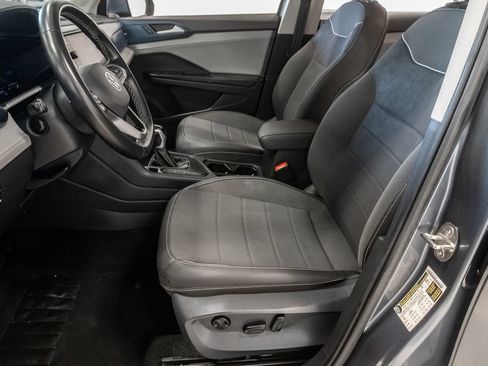Used 2024 Volkswagen Taos SE FWD image 10