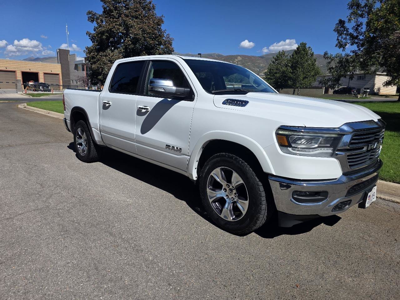 Used 2022 RAM 1500 Laramie AWD/4WD image 5