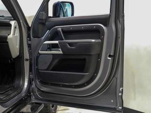 Used 2020 Land Rover Defender 110 First Edition AWD/4WD image 68
