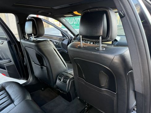 Used 2015 Mercedes-Benz E 400 4MATIC Sedan image 17