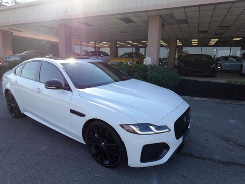 Used 2024 Jaguar XF R-Dynamic SE AWD/4WD image 27