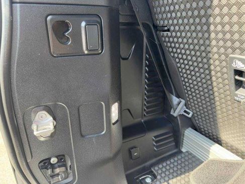 Used 2021 Land Rover Defender 90 AWD/4WD image 50