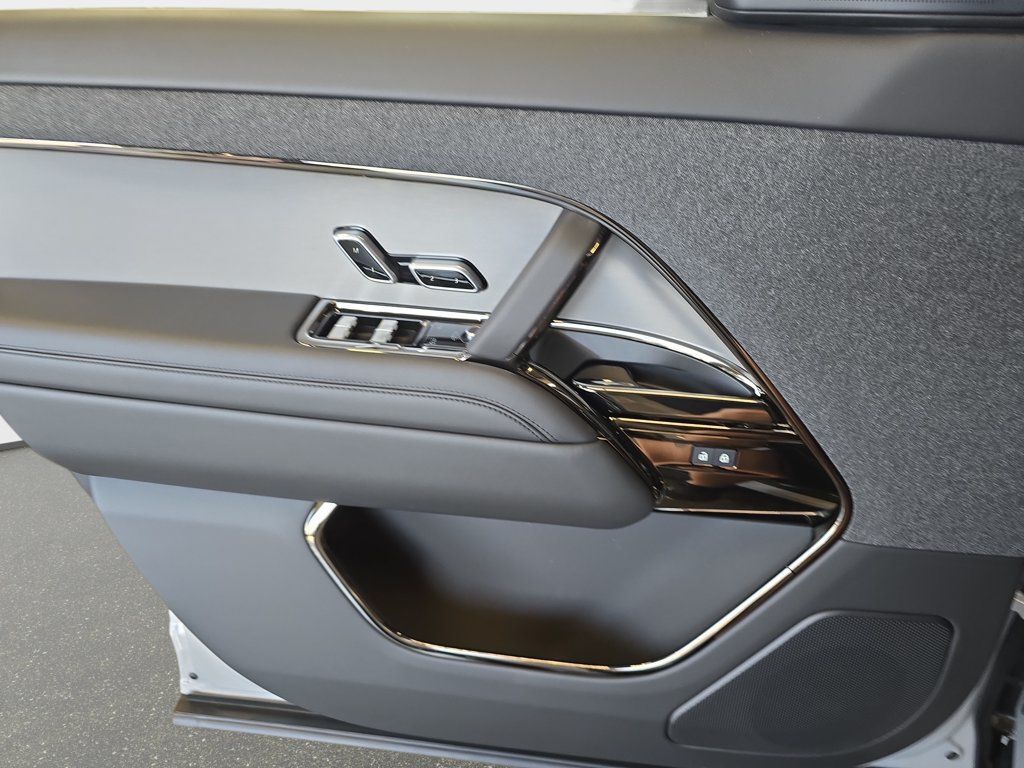 New 2026 Land Rover Range Rover Sport SE AWD/4WD image 19