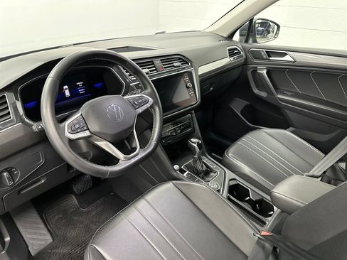 Used 2022 Volkswagen Tiguan SE AWD/4WD image 18