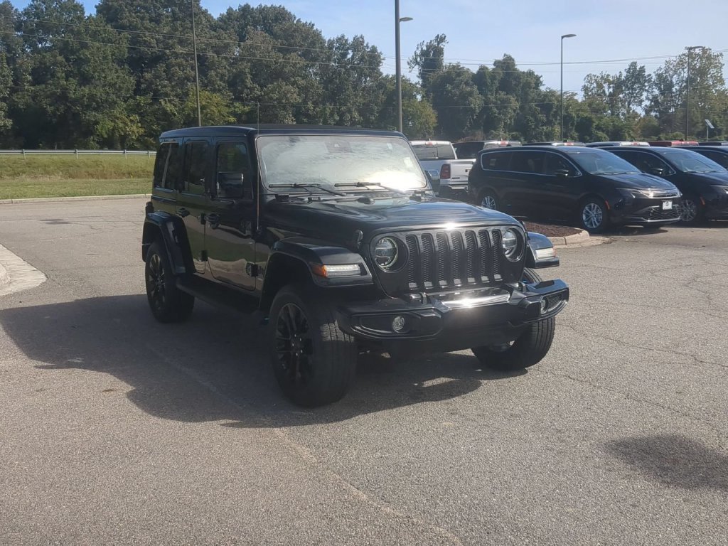 Used 2022 Jeep Wrangler Unlimited Sahara AWD/4WD image 7