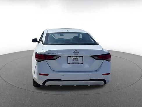 Used 2025 Nissan Sentra SV image 3