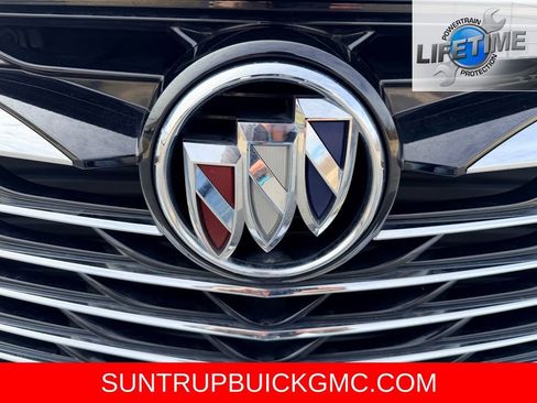 Used 2024 Buick Enclave Essence image 24