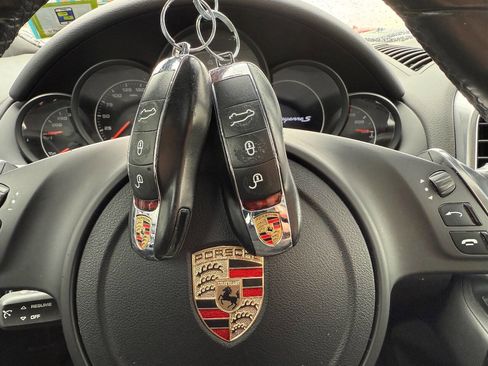 Used 2014 Porsche Cayenne S AWD/4WD image 20