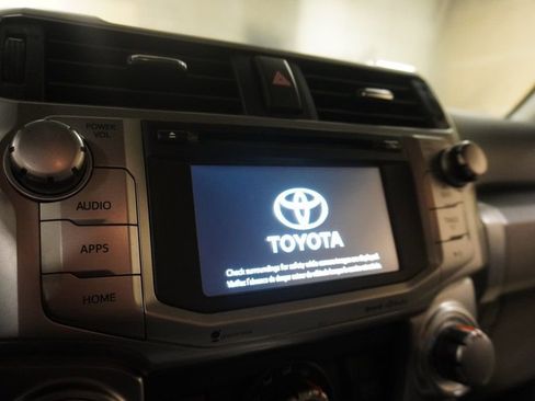 Used 2016 Toyota 4Runner SR5 image 11