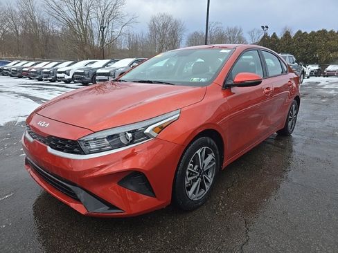 Used 2023 Kia Forte LXS w/ LXS Technology Package image 3