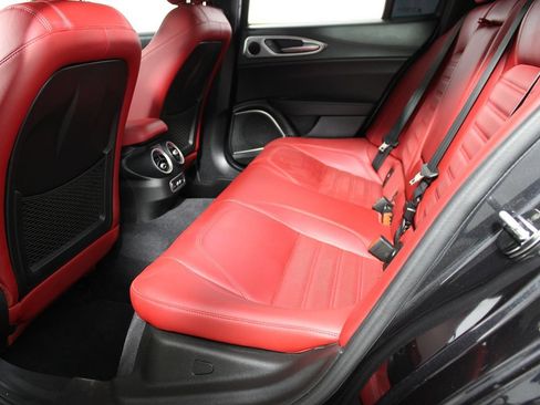 Used 2023 Alfa Romeo Giulia Veloce RWD image 26