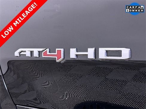 Used 2025 GMC Sierra 2500 AT4 image 32