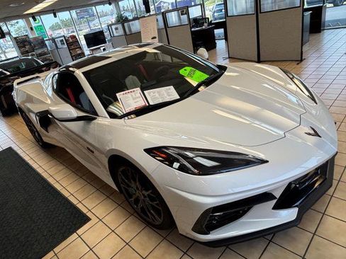 Used 2023 Chevrolet Corvette Stingray Premium Cpe w/ Z51 Performance Package RWD image 4