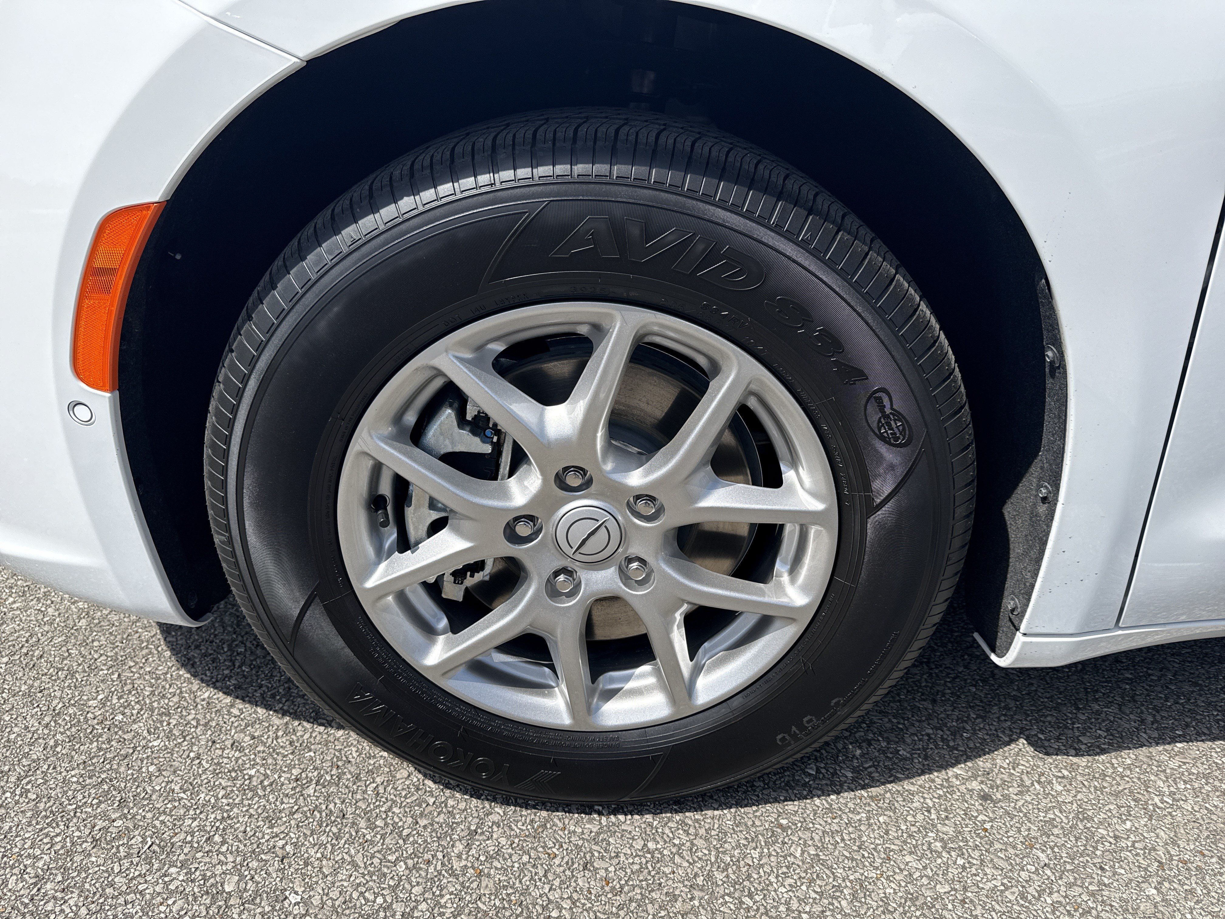 New 2026 Chrysler Pacifica Select FWD image 13