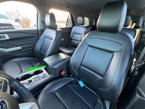 Used 2020 Ford Explorer XLT w/ Equipment Group 202A image 25