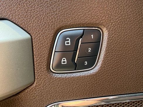 Used 2017 Ford F350 King Ranch w/ King Ranch Ultimate Package AWD/4WD image 20