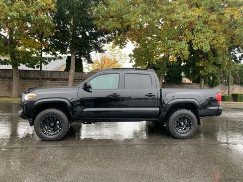 Used 2023 Toyota Tacoma SR image 2