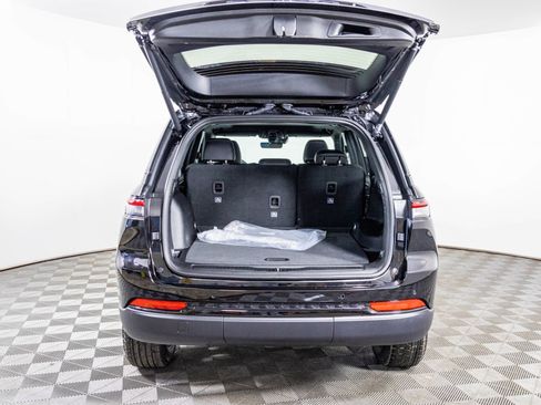 New 2025 Jeep Grand Cherokee Laredo image 34