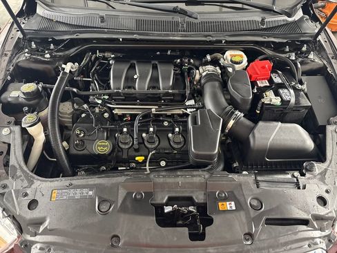 Used 2018 Ford Taurus SEL image 26