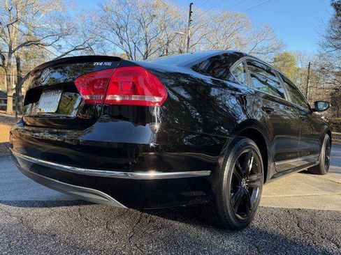 Used 2012 Volkswagen Passat TDI SE image 4