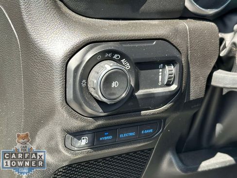 Used 2023 Jeep Wrangler Unlimited Sahara w/ Cold Weather Group AWD/4WD image 21