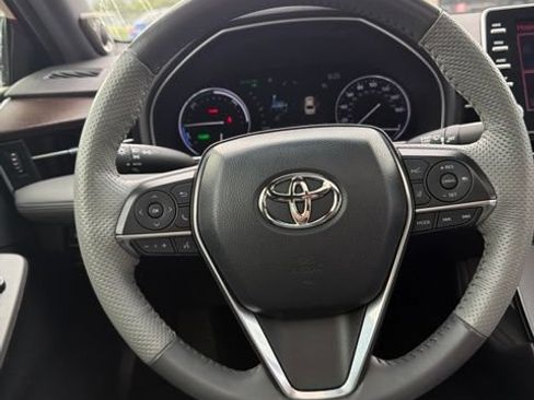 Certified 2022 Toyota Avalon Limited FWD image 16