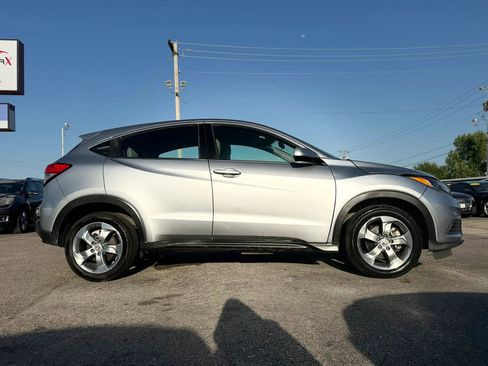 Used 2019 Honda HR-V LX image 2