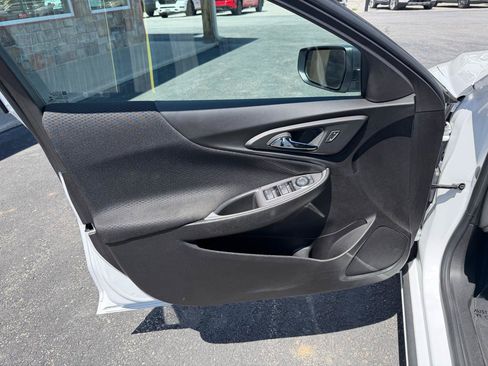 Used 2023 Chevrolet Malibu LS FWD image 11