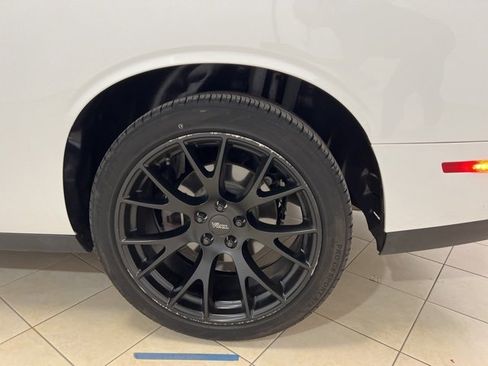 Used 2018 Dodge Challenger R/T image 26