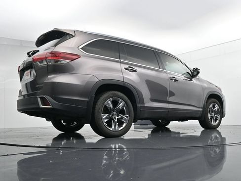 Used 2019 Toyota Highlander Limited Platinum AWD/4WD image 34